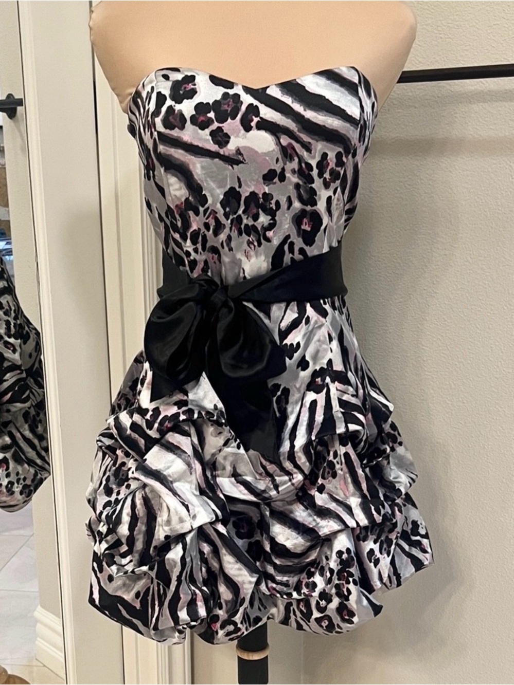 Ruby Rox Y2K Strapless Bubble Hem Mini Dress Animal Print Satin Juniors 13